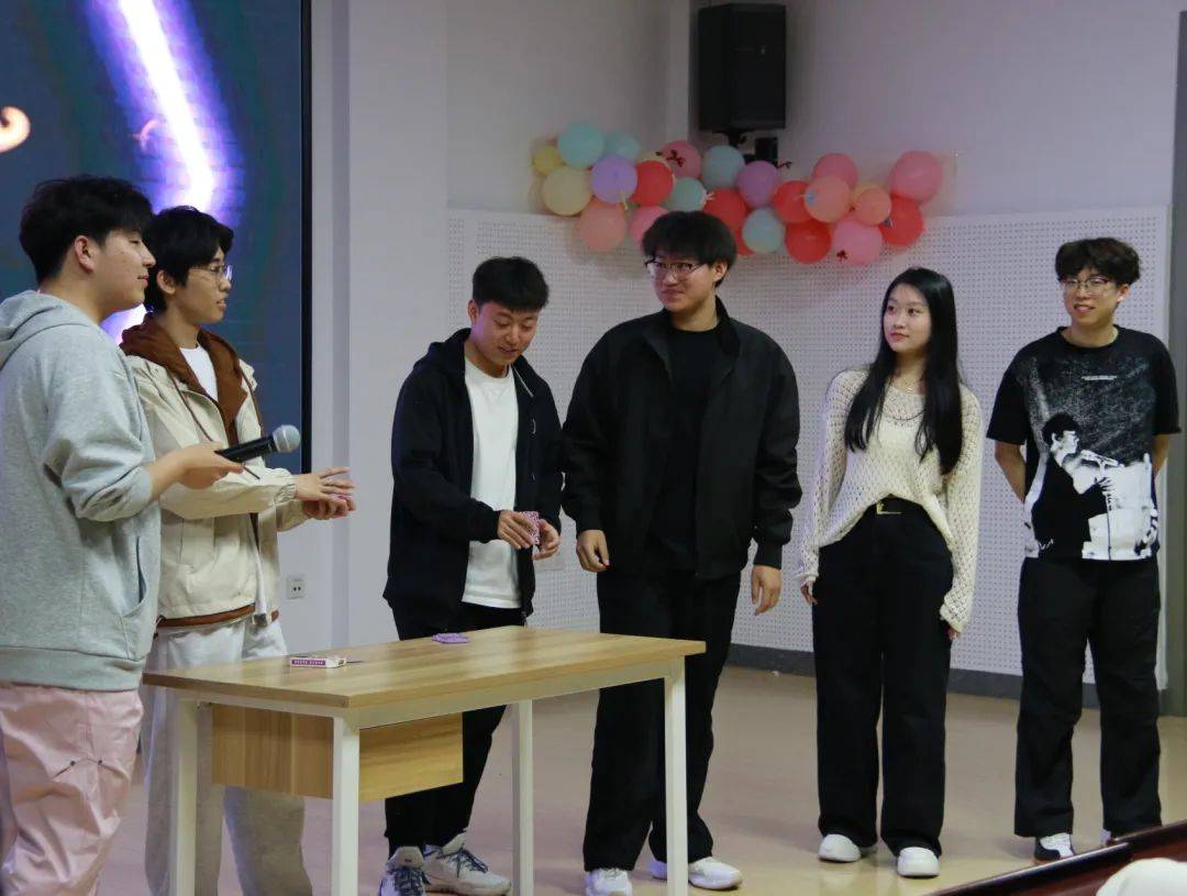 工程学院第三十二届学生会风采大赛顺利收官瓦利棋牌工程学生会 “工韵流光技绽风华”(图5)